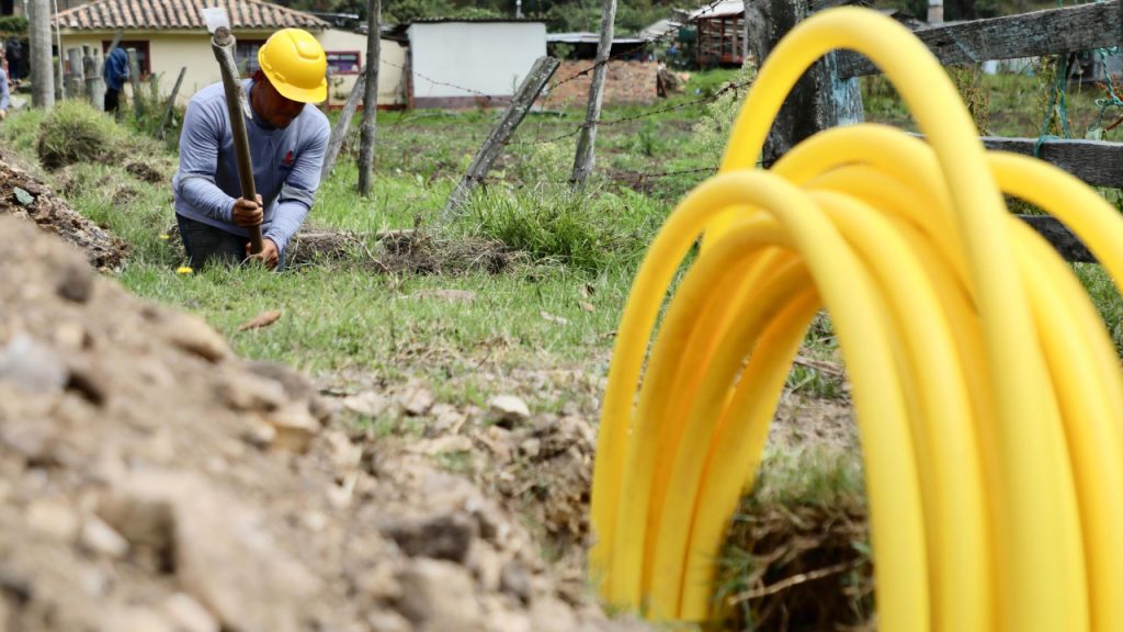 Comienza la implementación de gas natural en Subachoque