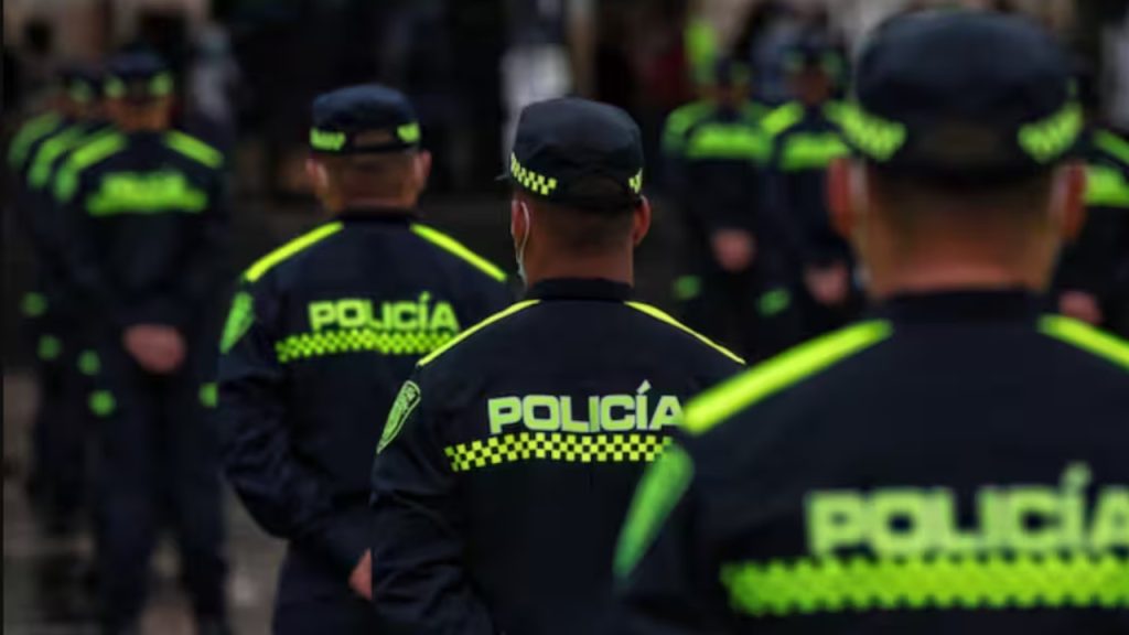 Condenan a policías por ingresar mujeres a la cárcel