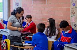 En Madrid estudiantes pueden acceder a proyecto de bilingüismo