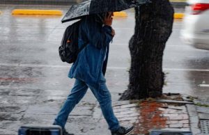 Bogotá enfrenta caos en movilidad por lluvias y protestas Bogotá enfrenta caos en movilidad por lluvias y protestas