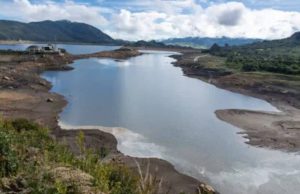 Bogotá evalúa racionamiento estricto ante baja en embalses Bogotá evalúa racionamiento ante baja en embalses