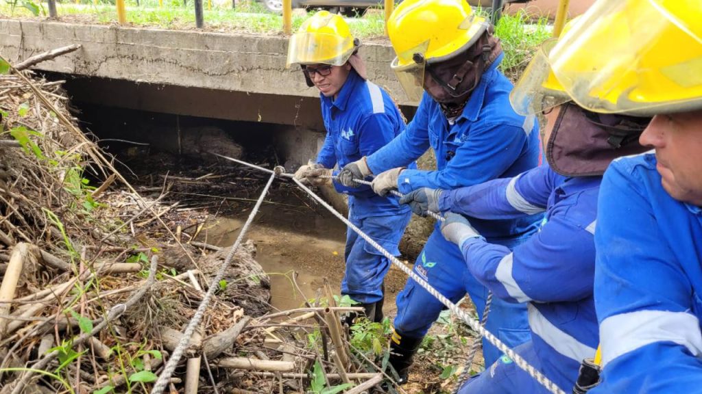 CAR suspende puente ilegal en El Peñón, Cundinamarca