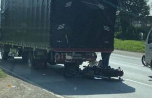 Se registro un violento choque en la Calle 13