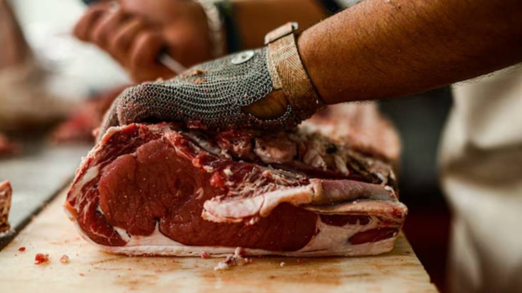 Desmantelan red que traficaba carne de animales sacrificados