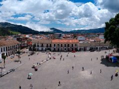 Dueño de restaurante amenaza cliente con machete en Facatativá Dueño de restaurante amenaza cliente con machete en Facatativá