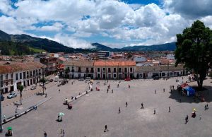 Dueño de restaurante amenaza cliente con machete en Facatativá Dueño de restaurante amenaza cliente con machete en Facatativá