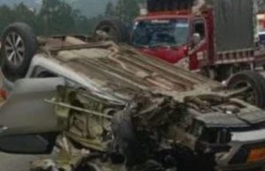 Grave accidente: en la vía Mosquera un vehículo se volcó