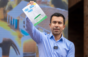 Gobernador renovó más de 200 escuelas de Cundinamarca