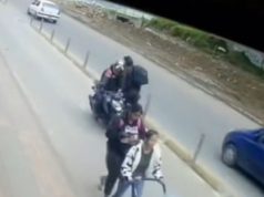 Motociclista atropella a un menor y agrede a un agente