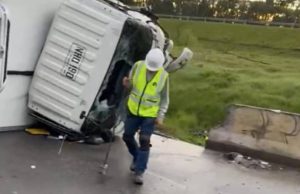 En Mosquera conductor quedó atrapado dentro de vehículo