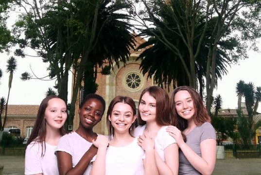 Mosquera conmemora el 8M con una agenda llena de luz y color