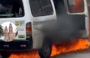 Buseta se incendia en pleno parque principal de Mosquera