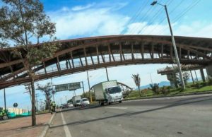 Bogotá enfrenta caos vehicular por accidente en la Calle 80: pilas Mosquera y Funza