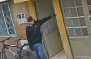 Delincuentes roban vivienda en Mosquera y huyen en vehículo identificado