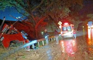 Volcamiento de tractocamión genera afectación vial