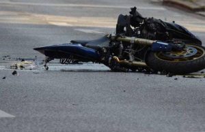 Motociclista pierde la vida en accidente vía Mosquera