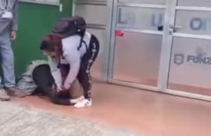 Rechazo en Funza por pelea entre mujeres frente a niños