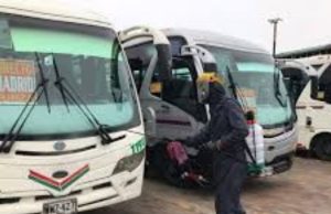 Denuncian demoras en rutas de transporte público en Madrid