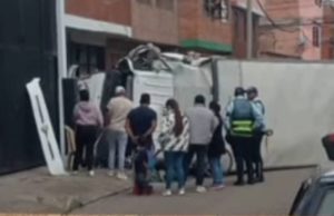 Furgón se estrella contra una vivienda en Funza: una persona resultó herida