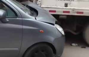 Conductor borracho arrolló a ciclista y chocó un furgón en Madrid