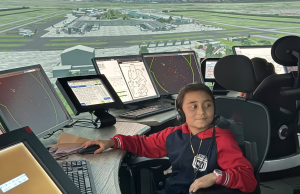 Estudiantes funzanas exploran el mundo aeronáutico