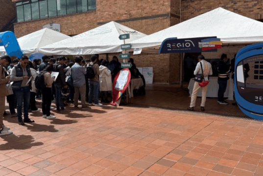 Regiotram impulsa el empleo con feria