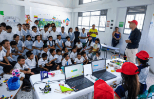 Estudiantes de Funza fortalecen lazos educativos con intercambio de robótica