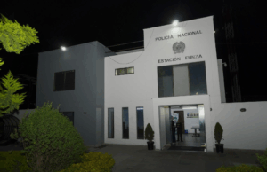 Velatón en Funza: piden justicia por incendio en estación de Policía