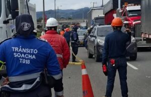 Accidente entre volqueta y motocicleta genera fuerte congestión