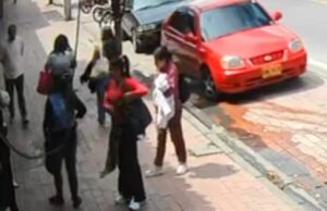 Joven es víctima de un robo a plena luz del día