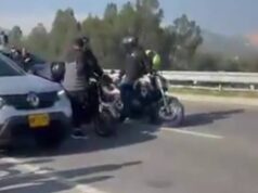 En Mosquera motociclistas aprovecharon un accidente y robaron camión