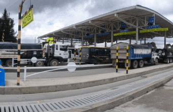 Cierre del peaje La Tebaida por la carrera ‘Pedaleando por un Sueño’