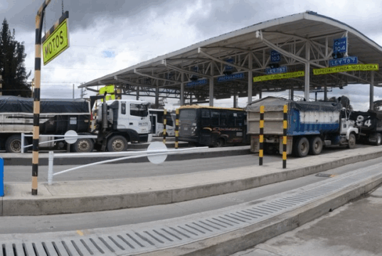 Cierre del peaje La Tebaida por la carrera ‘Pedaleando por un Sueño’