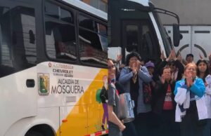 En Mosquera adultos mayores estrenan bus