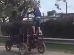 Indignación en la vía Mosquera: captan a motociclistas arrojando llantas