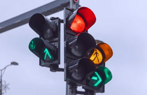 Facatativá refuerza la seguridad vial con la instalación de semáforos