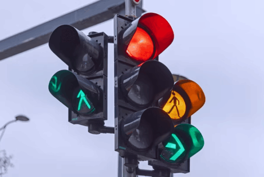 Facatativá refuerza la seguridad vial con la instalación de semáforos