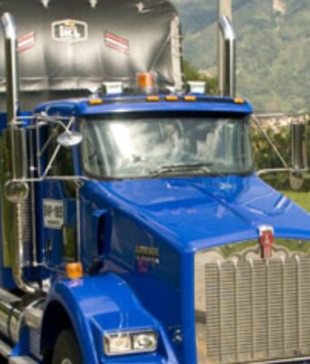 Polizón murió tras caer de un tractocamión