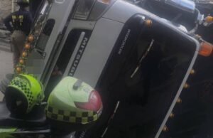 Bomberos atendieron volcamiento de camión