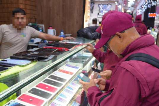 ¡Golpe al negocio ilegal de celulares en pleno centro de Bogotá!