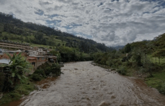 Inundaciones en Girardot dejan decenas de viviendas evacuadas