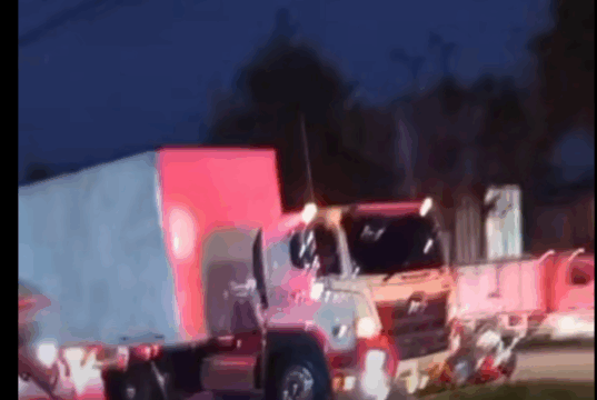 Choque en plena Calle 13 deja motociclista lesionado