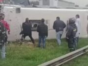 Bus perdió el control y acabó fuera de la vía en Madrid