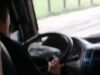Conductor pegado al celular en Funza pone en riesgo a pasajeros