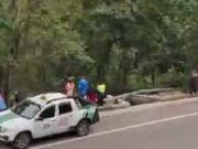 Tragedia en la vía Bogotá: carro cayó a un abismo y dejó dos muertos