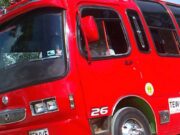 ¿Imprudencia al volante? Investigan volcamiento de buseta