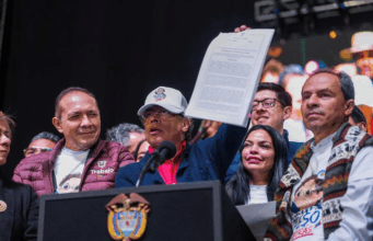 Petro firma decreto: ¿Mantiene aumento del salario mínimo?