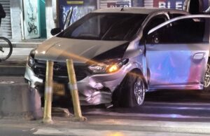 Fuerte choque en la vía Funza – Mosquera: carro quedó destruido