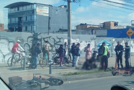 Choque entre moto y bicicleta genera emergencia en la vía Funza