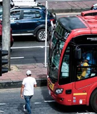 ¡Cayó falso limpiavidrios! Tenía orden de captura por hurto agravado